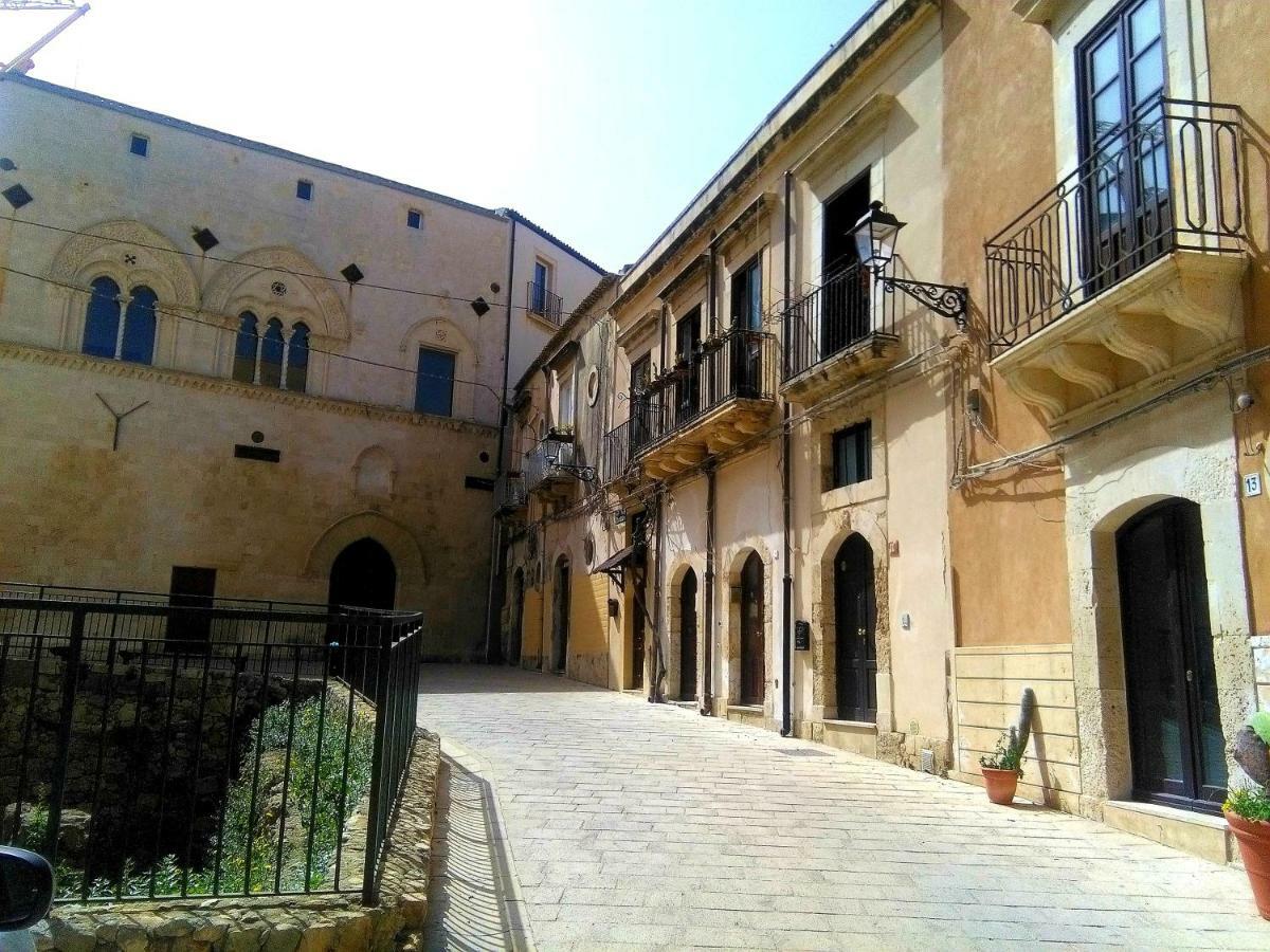 Villa Dimora Montalto,Indipendente Con Terrazzo Privato Syrakus Exterior foto