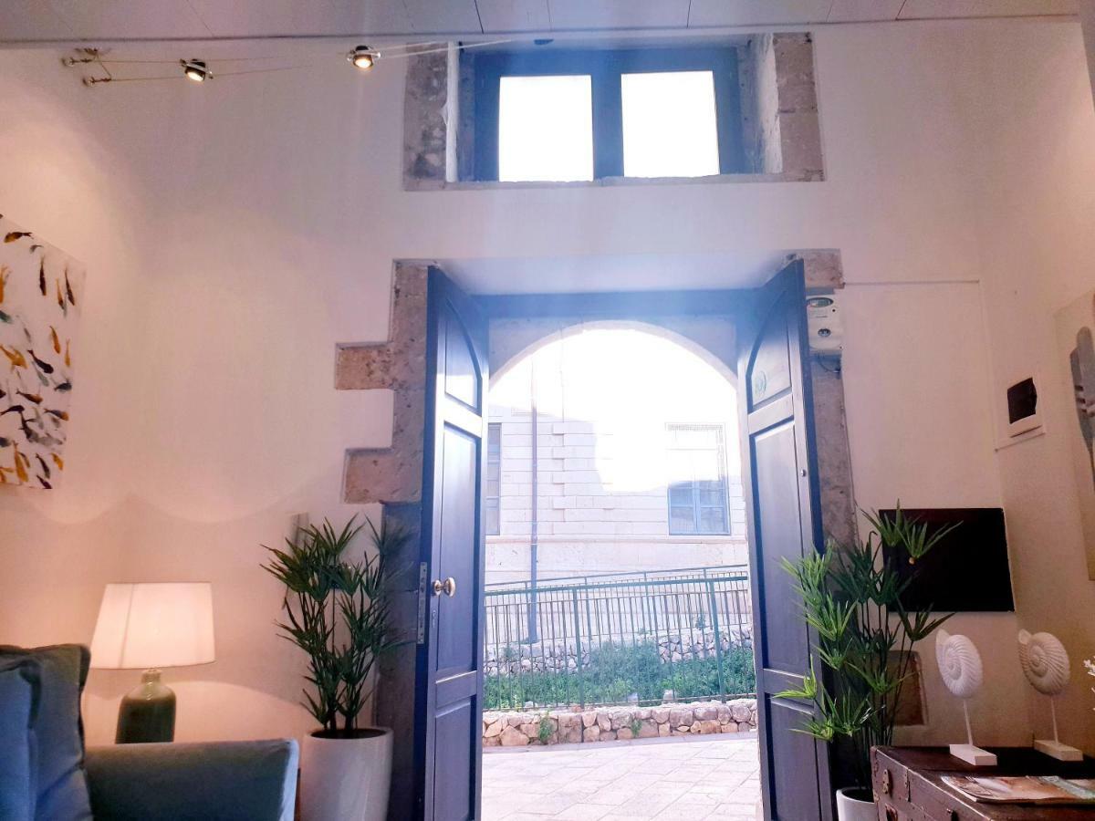 Villa Dimora Montalto,Indipendente Con Terrazzo Privato Syrakus Exterior foto